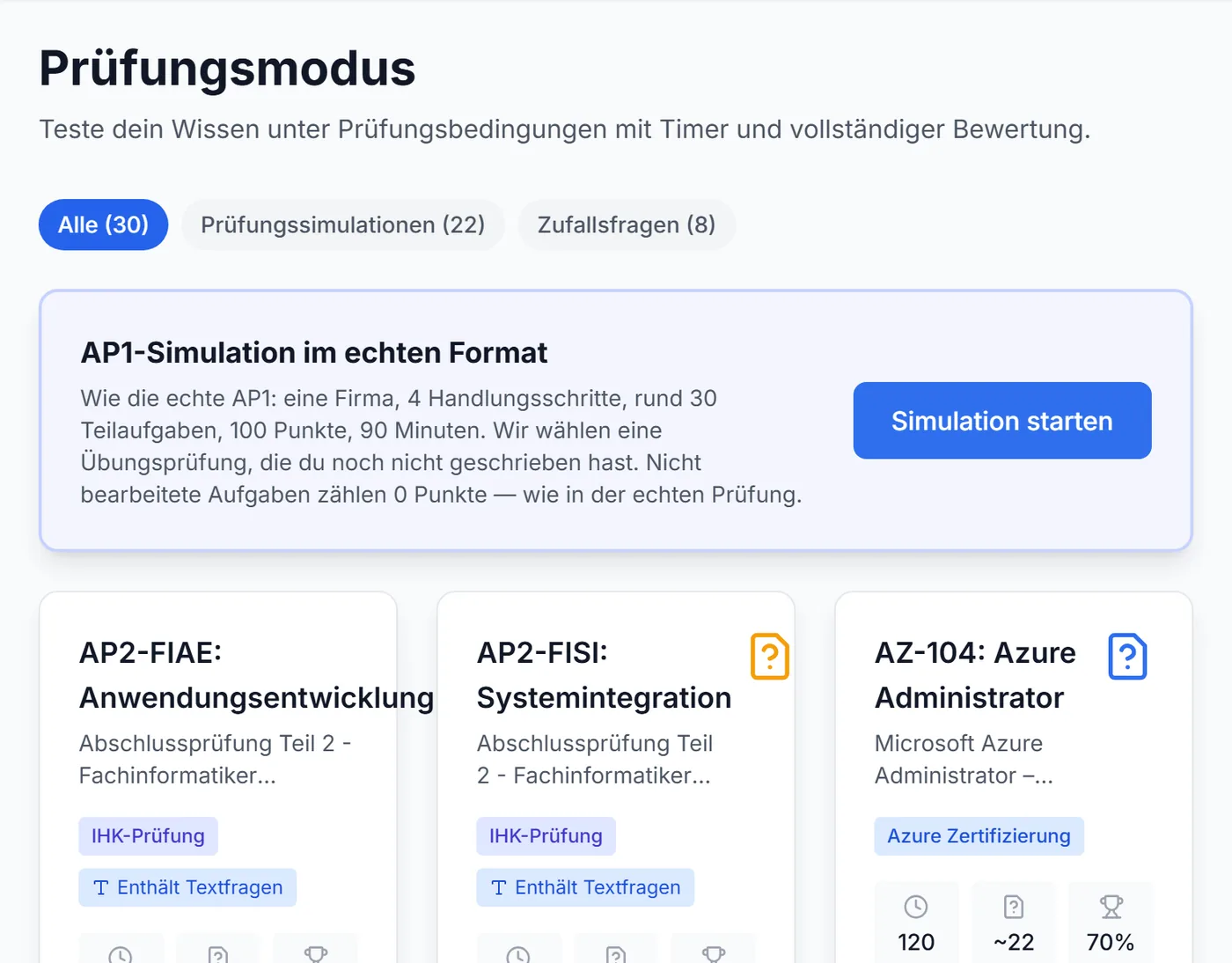 Prüfungsauswahl: Karte „AP1-Simulation im echten Format“ (4 Handlungsschritte, 100 Punkte, 90 Minuten) und Übungsprüfungen mit Dauer, Fragenzahl und Bestehensgrenze